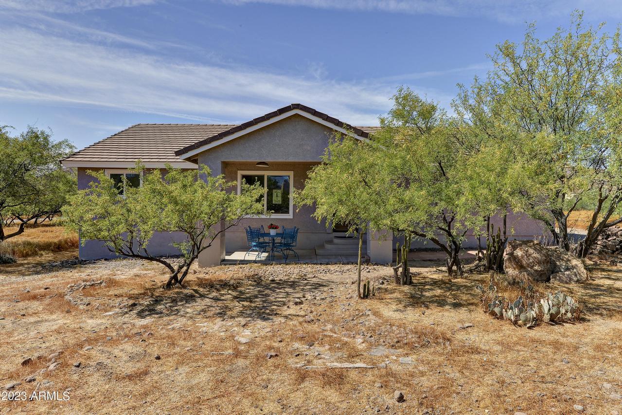 43208 N 12th St., New River, AZ 85087