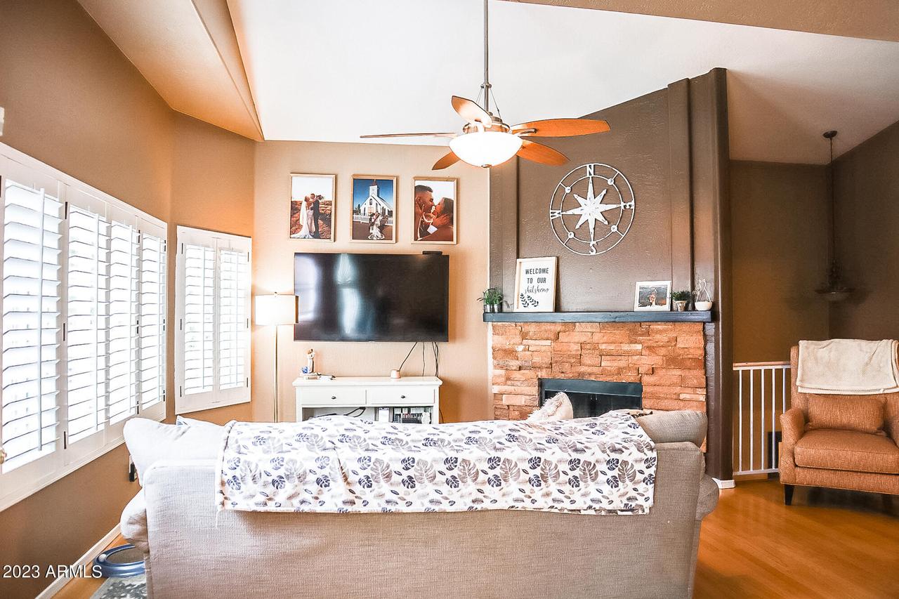 422 N Cobblestone St., Gilbert, AZ 85234