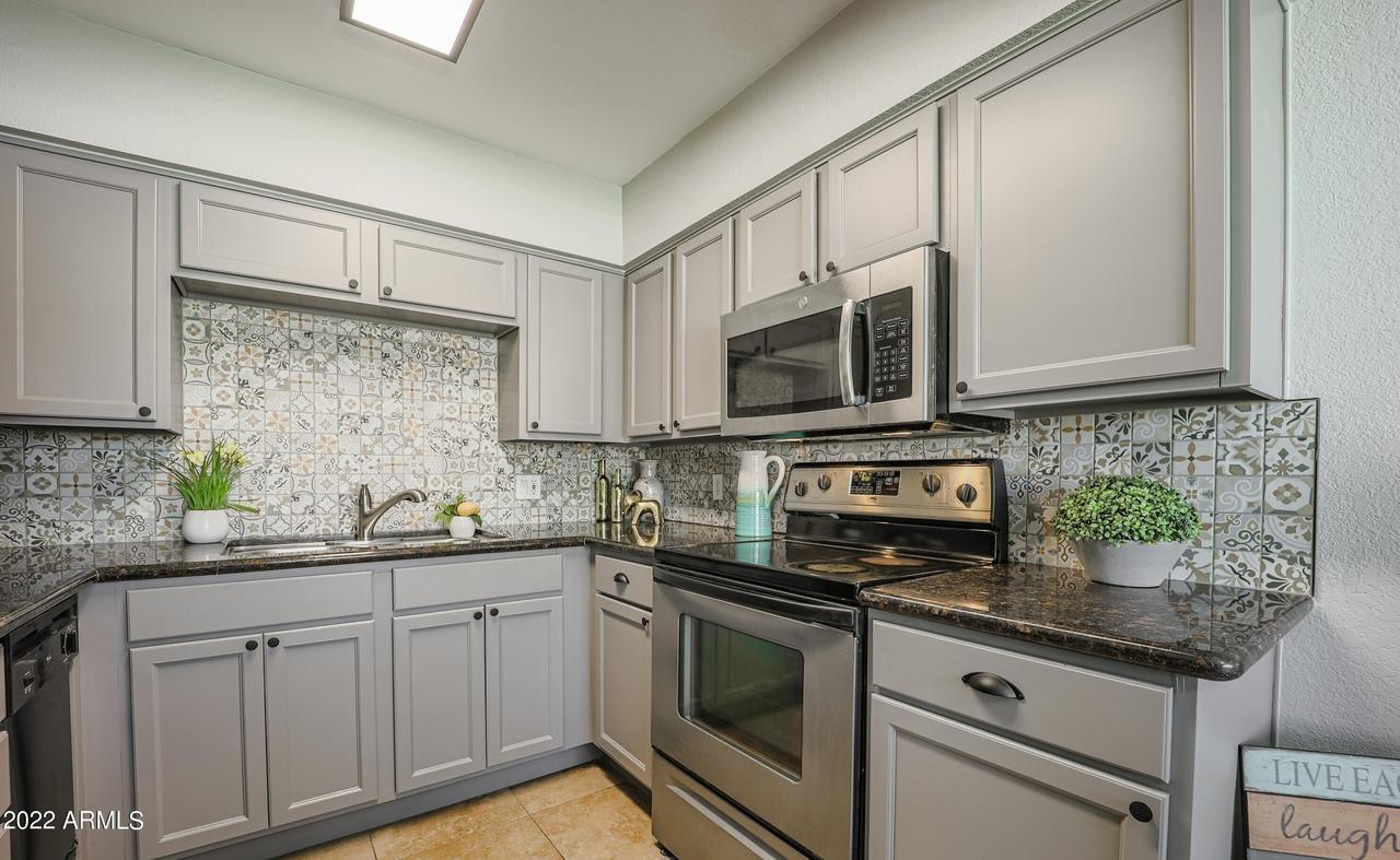1702 W Tuckey Ln. #208, Phoenix, AZ 85015