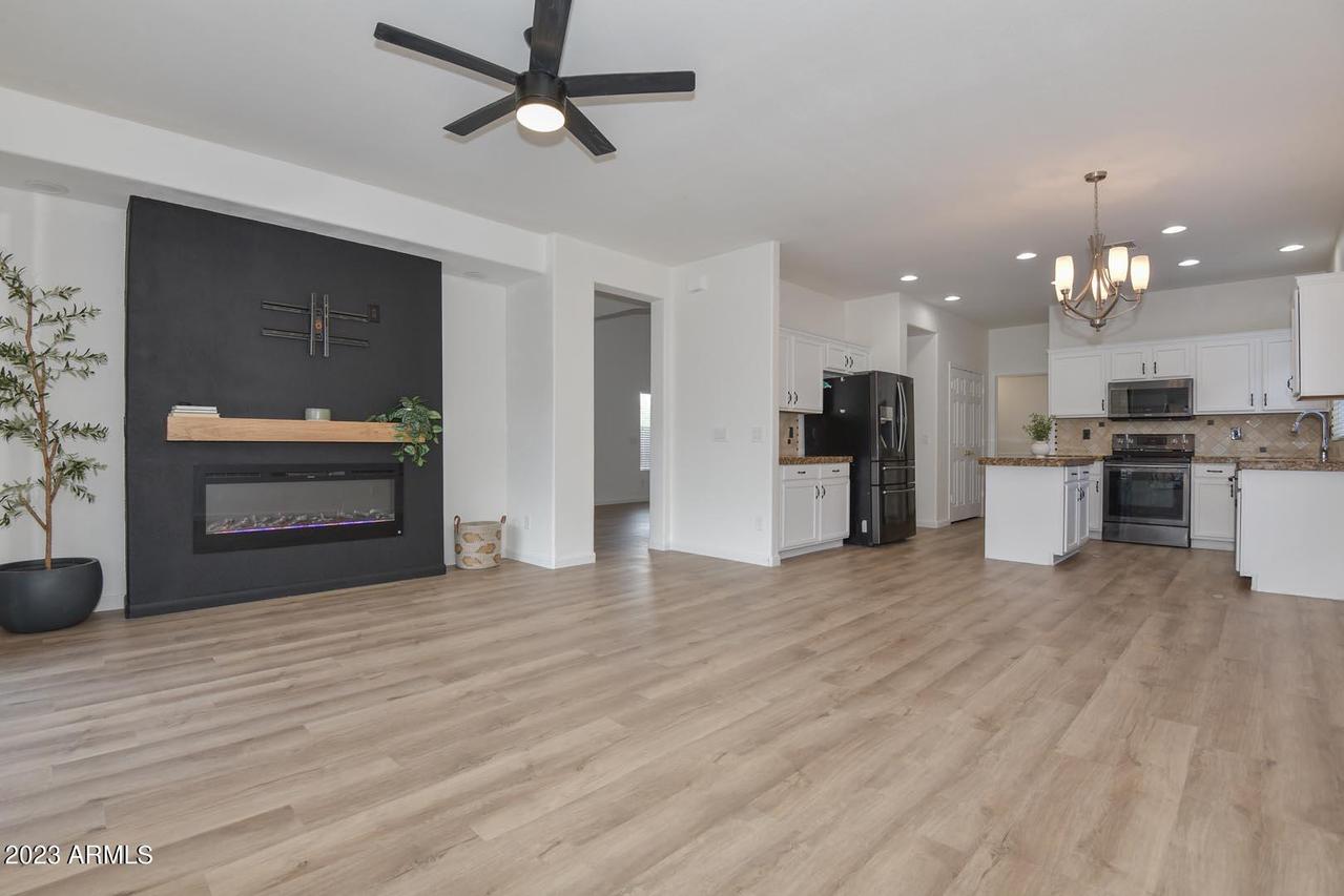 3532 W Warren Ln., Anthem, AZ 85086