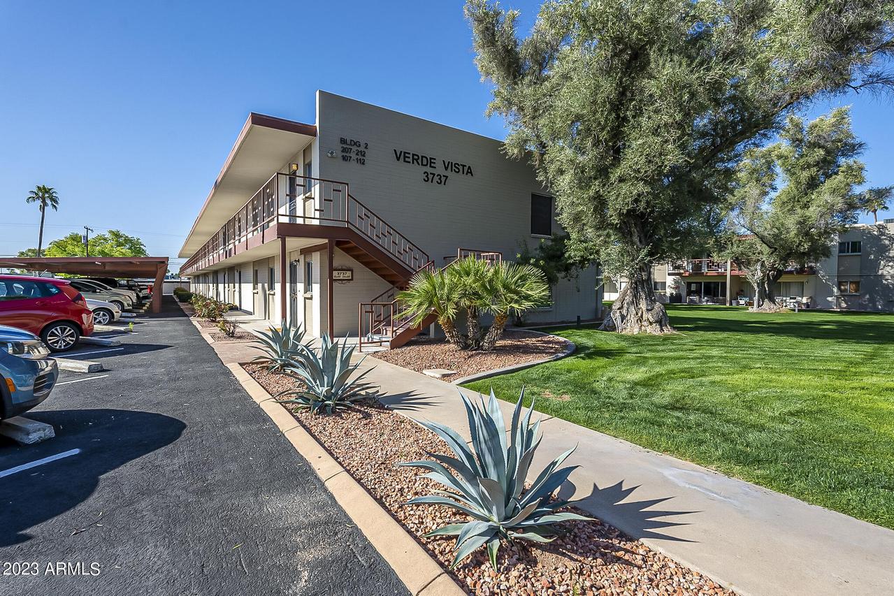 3737 E Turney Ave. #208, Phoenix, AZ 85018