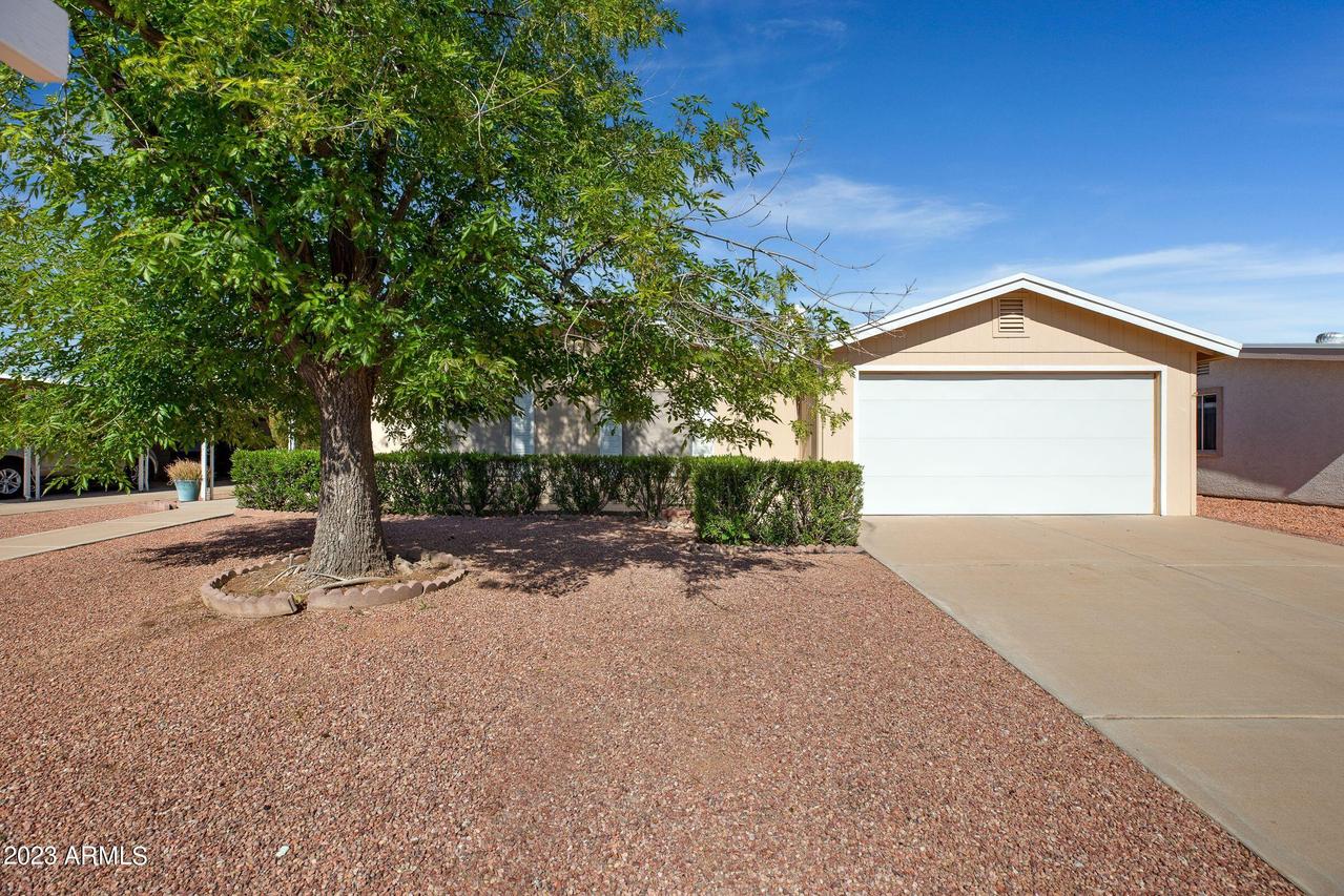 9422 E Sun Lakes Blvd., Sun Lakes, AZ 85248