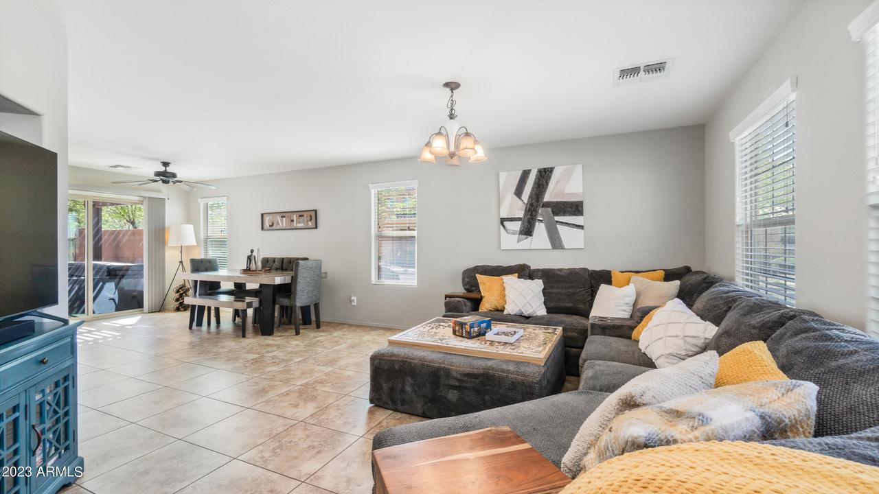 2259 S Buckaroo Tr., Gilbert, AZ 85295