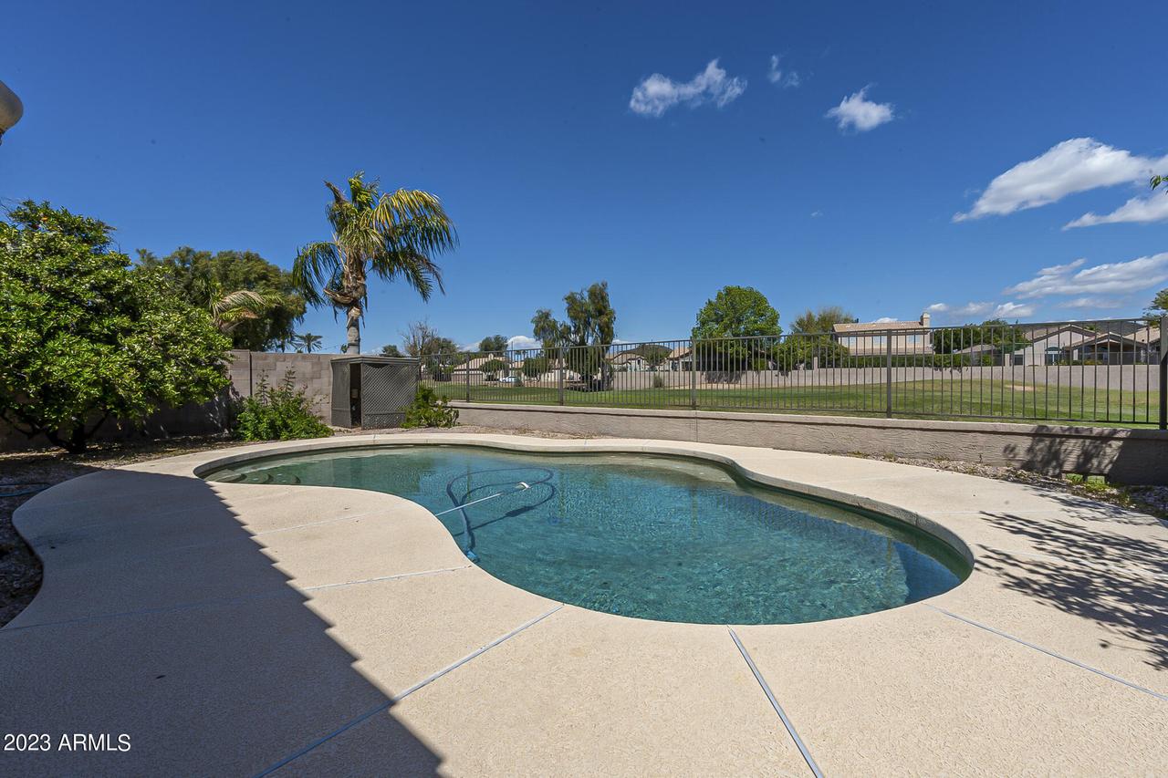 6234 W Blackhawk Dr., Glendale, AZ 85308