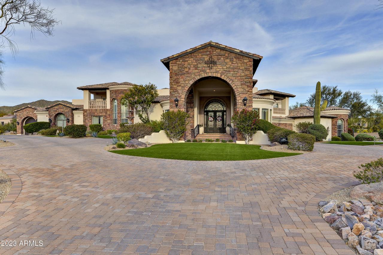 4060 N Pinnacle Hills Cir., Mesa, AZ 85207