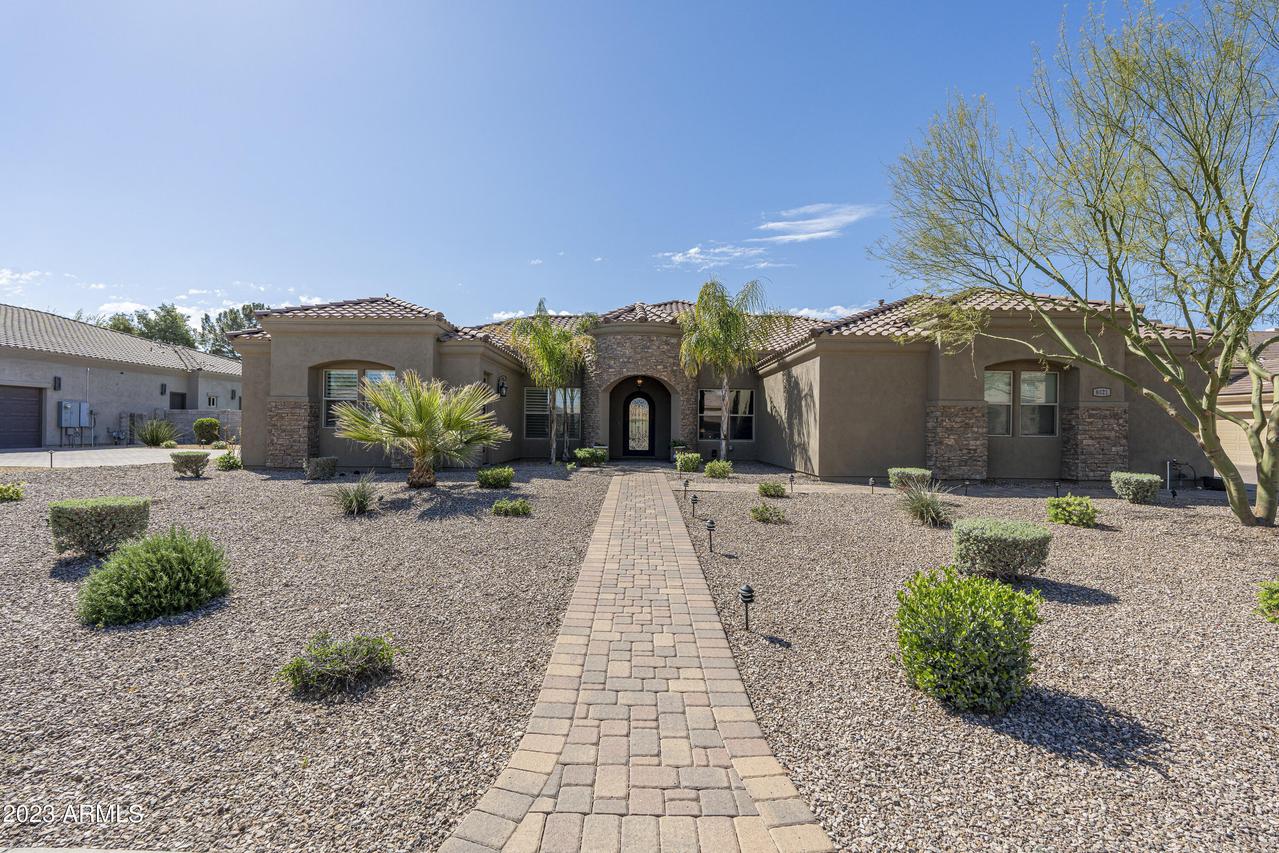 8021 W Morten Ave., Glendale, AZ 85303