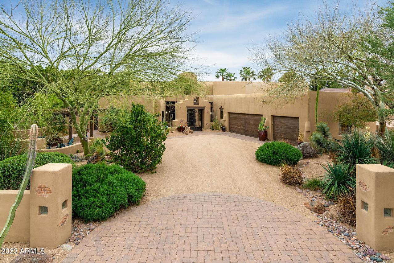 3527 E Hialea Ct., Phoenix, AZ 85044