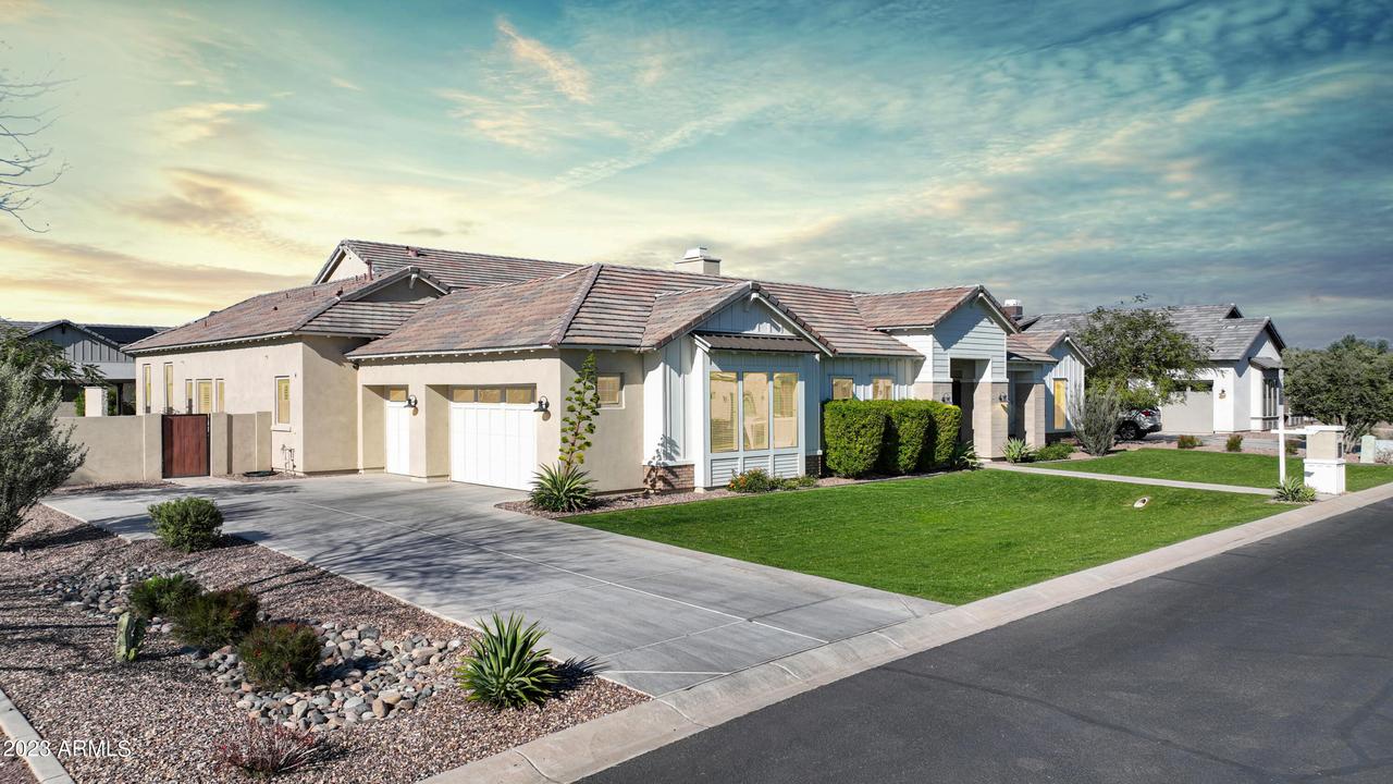 2714 E Kingbird Dr., Gilbert, AZ 85297