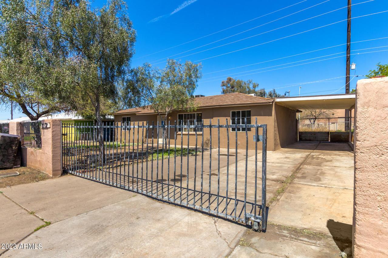 2238 E Wood St., Phoenix, AZ 85040