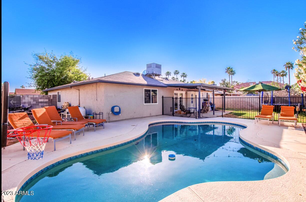 2118 E Catalina Ave., Mesa, AZ 85204