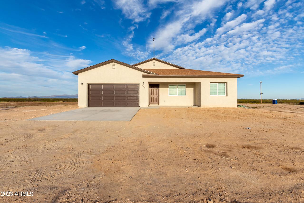 907 S 371st Dr., Tonopah, AZ 85354