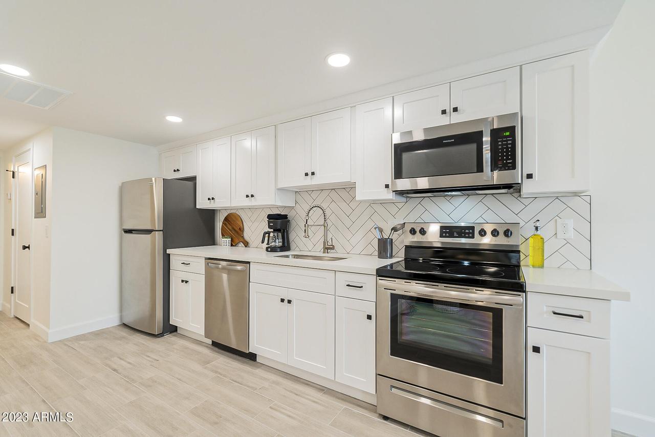 6632 E Earll Dr., Scottsdale, AZ 85251