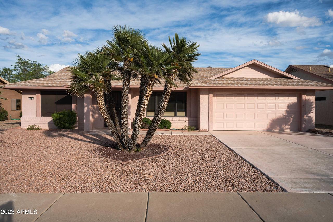 17923 N Hyacinth Dr., Sun City West, AZ 85375