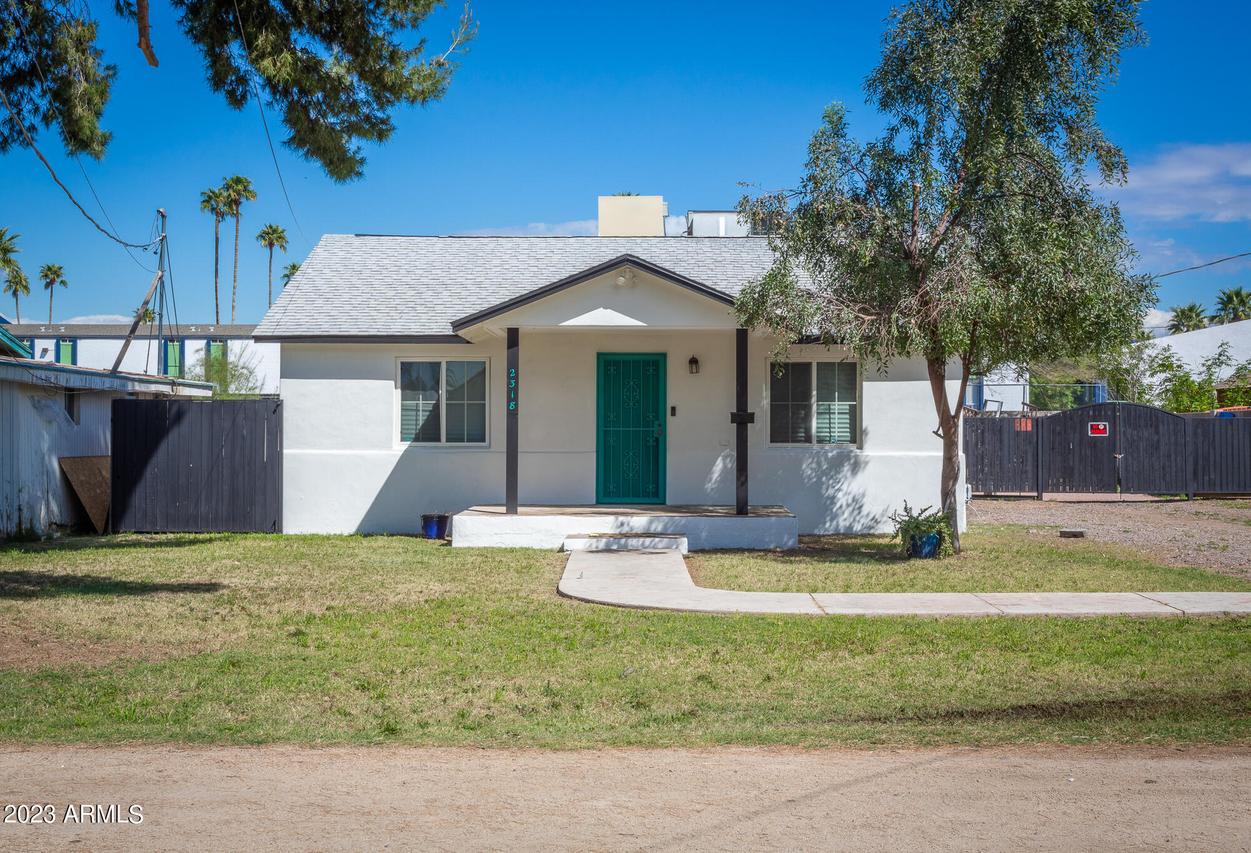 2318 E Curnow Dr., Phoenix, AZ 85016