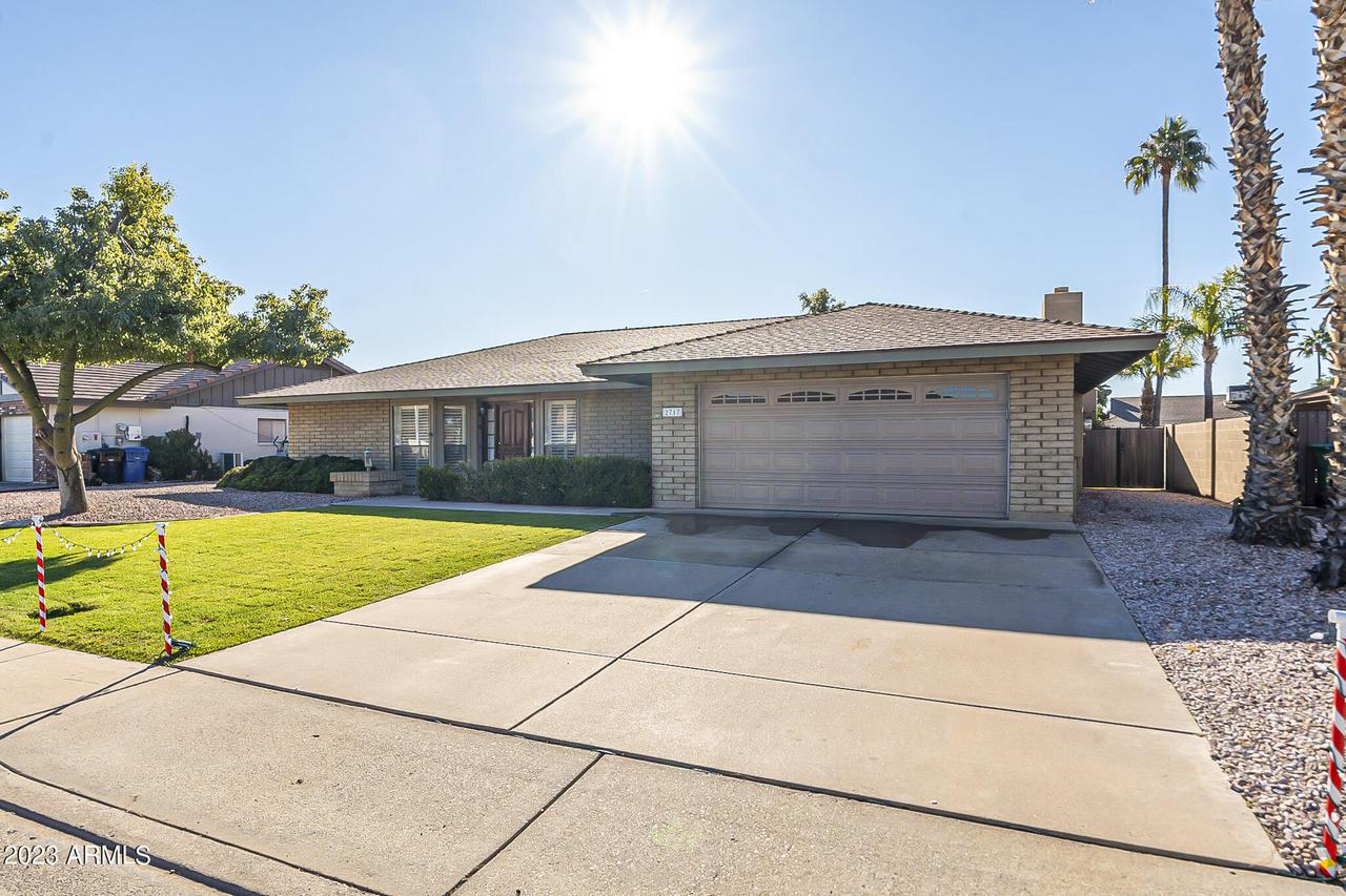 2717 E Fairfield Cir., Mesa, AZ 85213