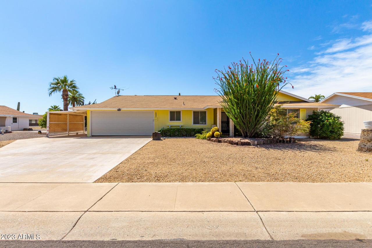 10042 N 110th Ave., Sun City, AZ 85351