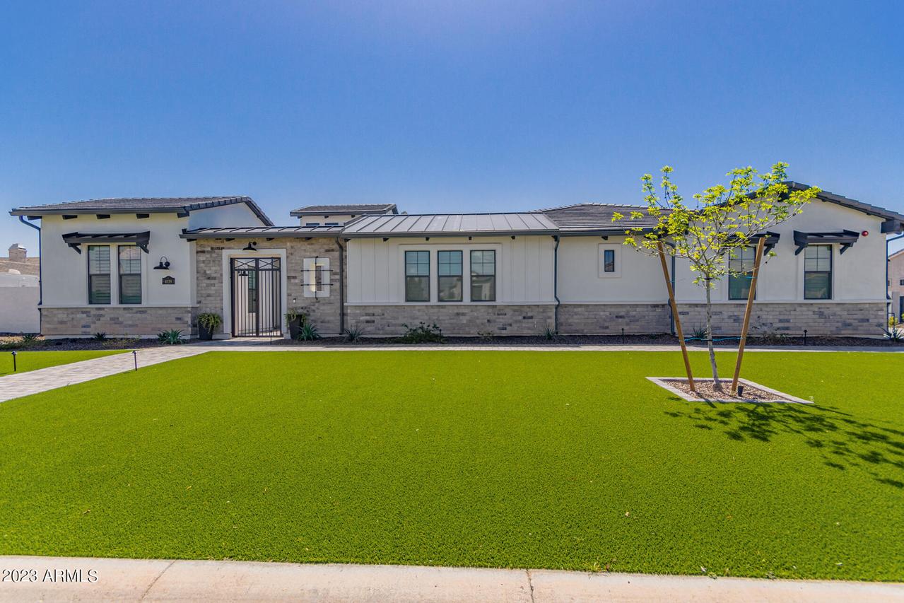 4039 E Mallory Cir., Mesa, AZ 85215