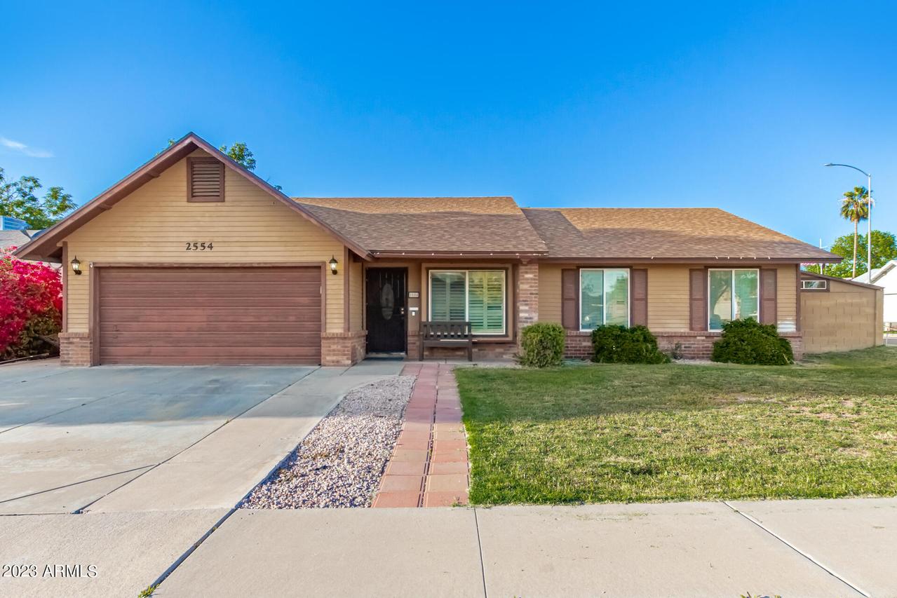 2554 E Catalina Ave., Mesa, AZ 85204