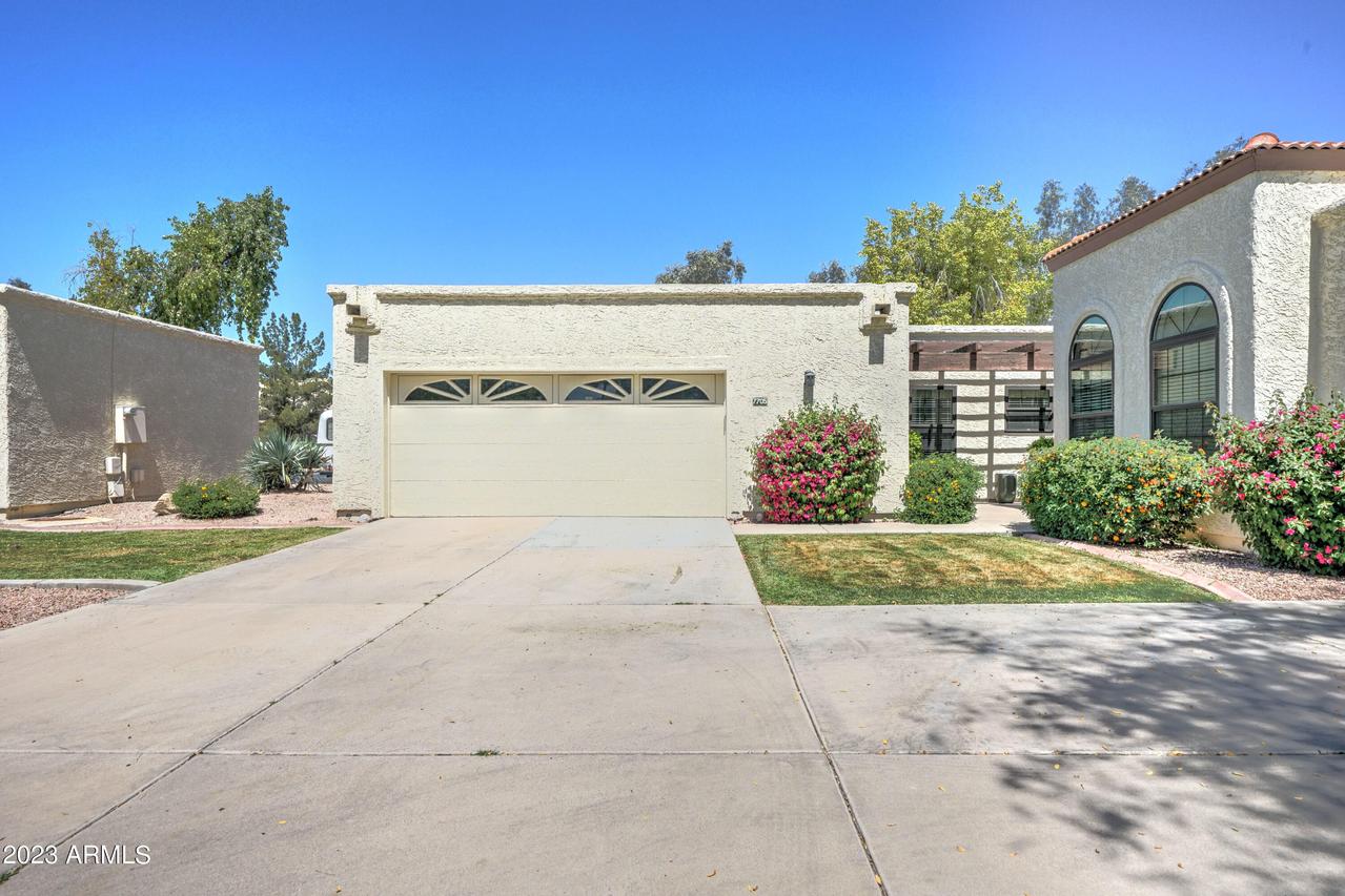 7705 S Kachina Dr., Tempe, AZ 85284