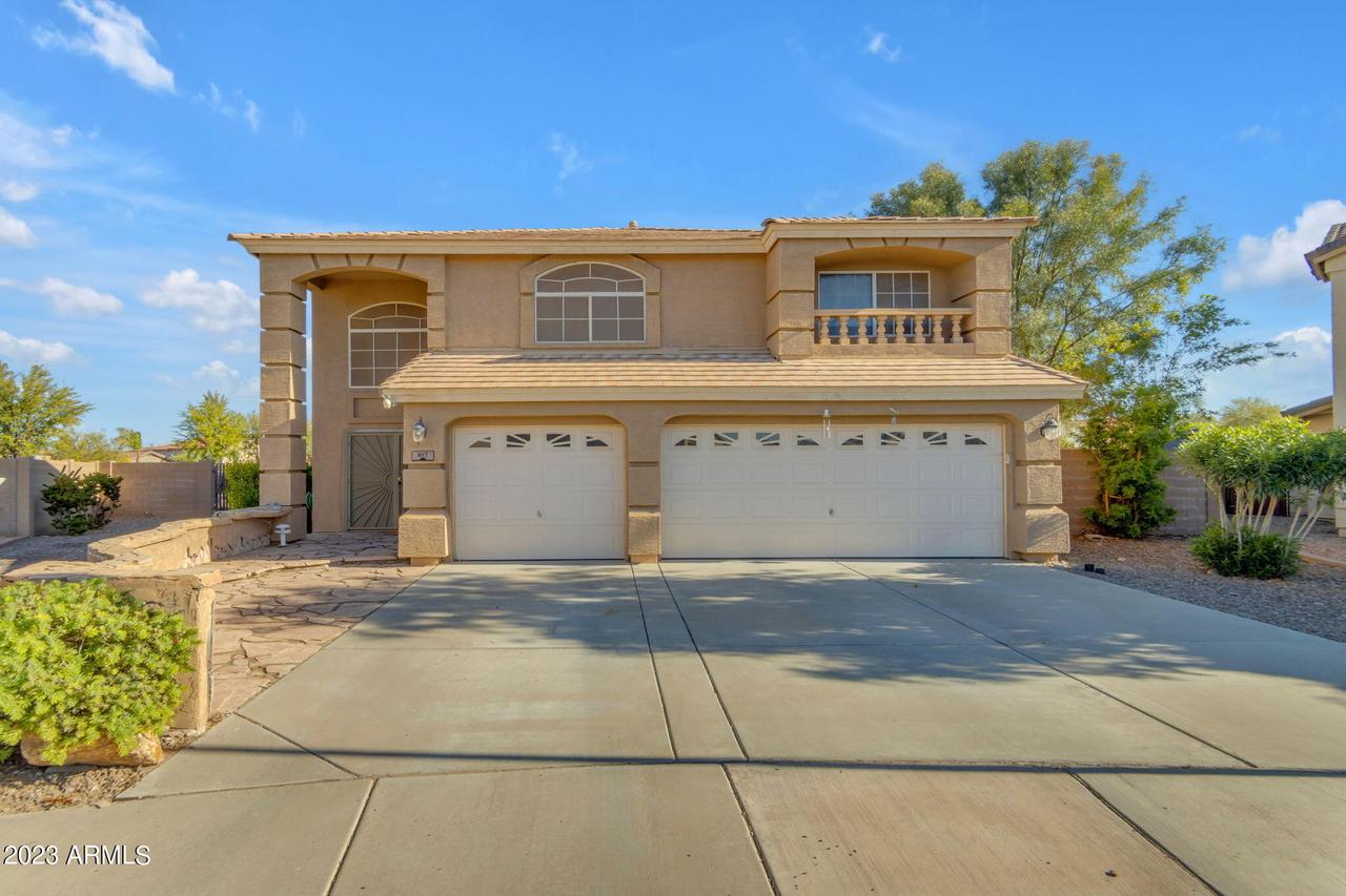 817 E Rolls Cir., San Tan Valley, AZ 85143