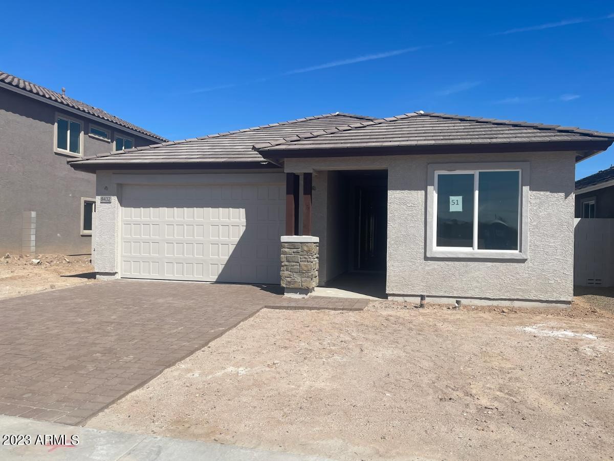 8432 W Encinas Ln., Tolleson, AZ 85353