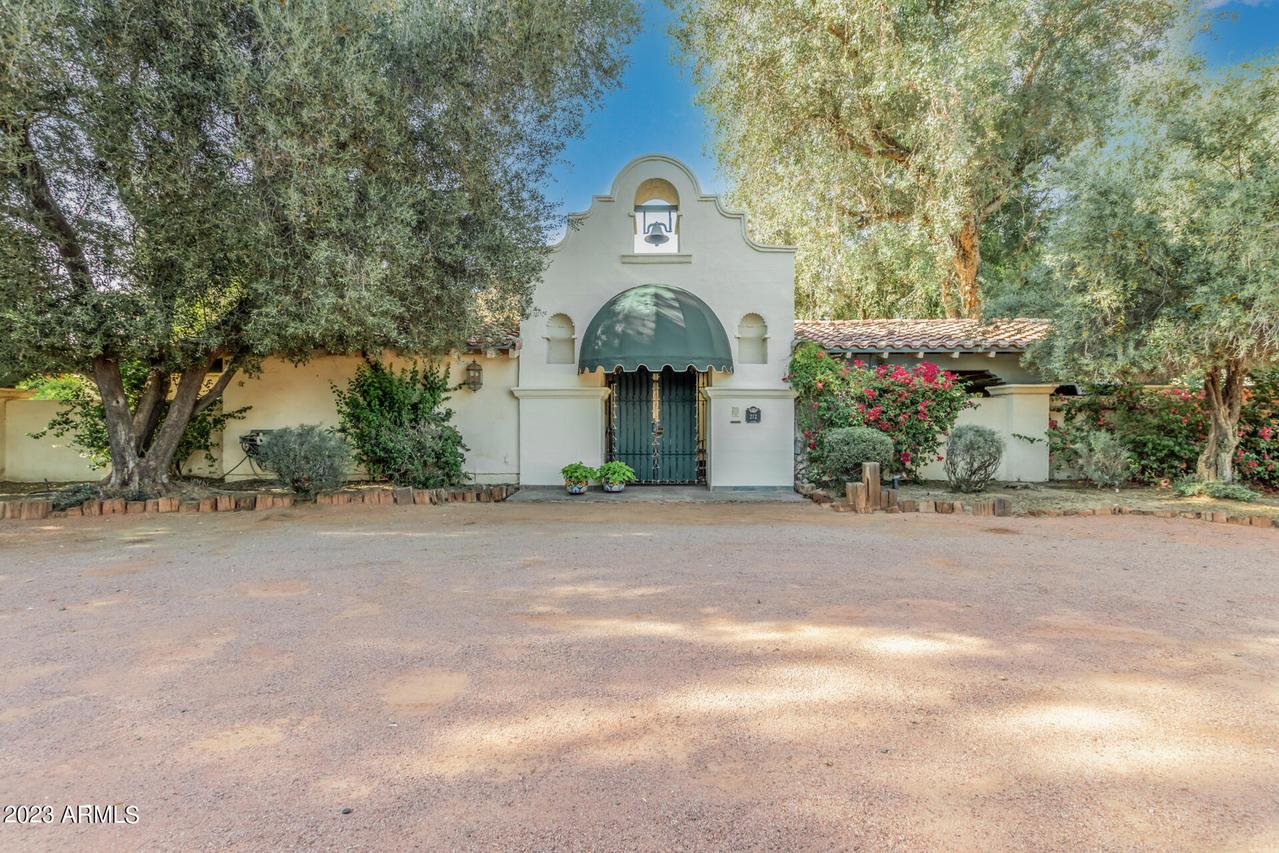 212 E Bethany Home Rd., Phoenix, AZ 85012