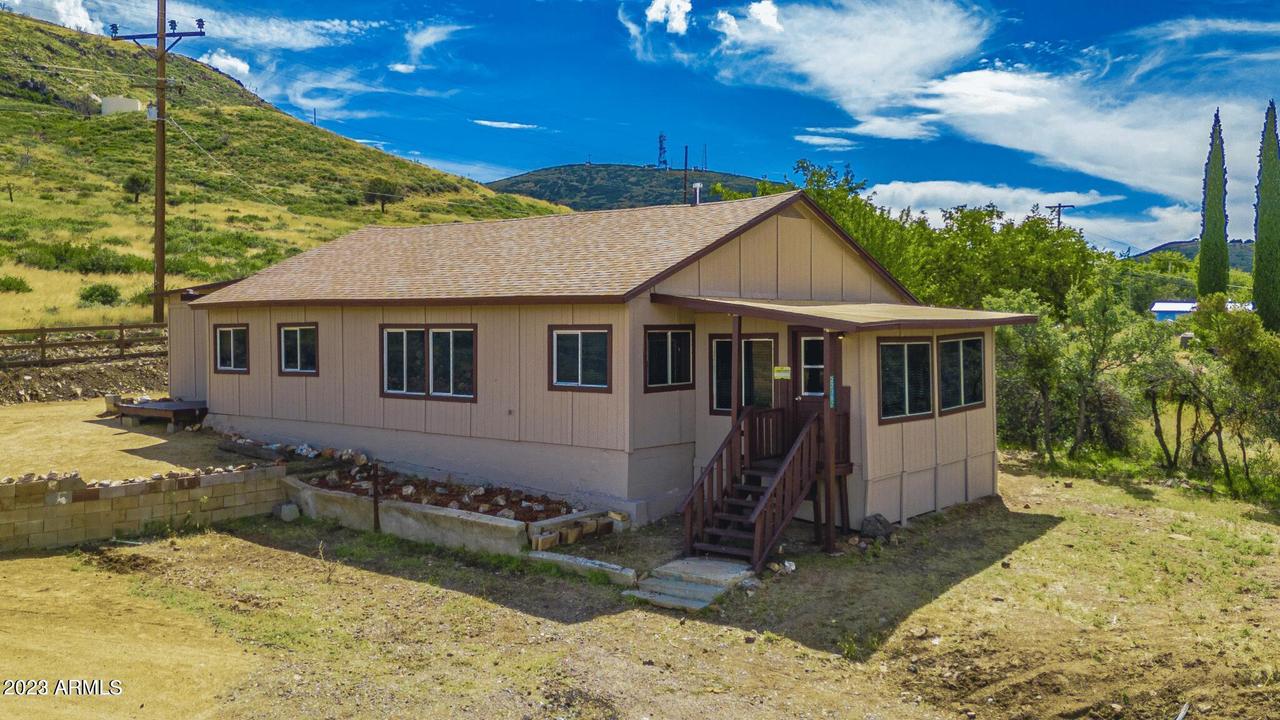 22367 S State Route 89 St., Yarnell, AZ 85362