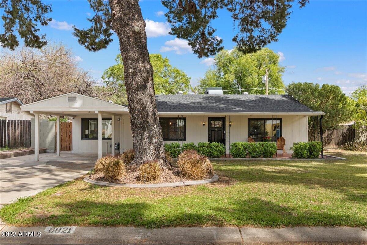 6821 N 11th Ave., Phoenix, AZ 85013