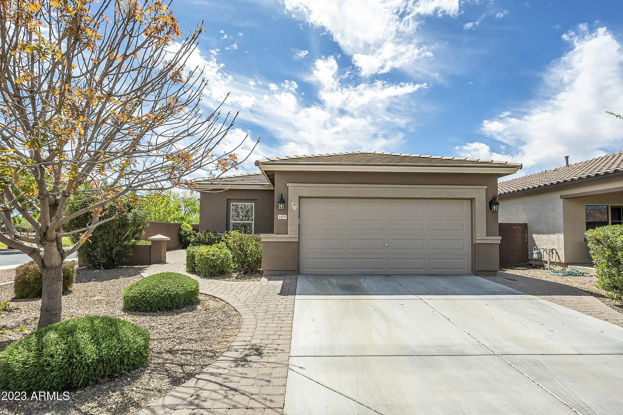 1419 W Nectarine Ave., San Tan Valley, AZ 85140