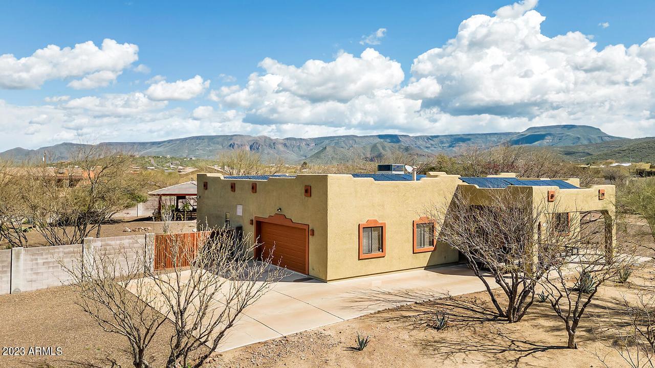 1452 E Cavalry Rd., New River, AZ 85087