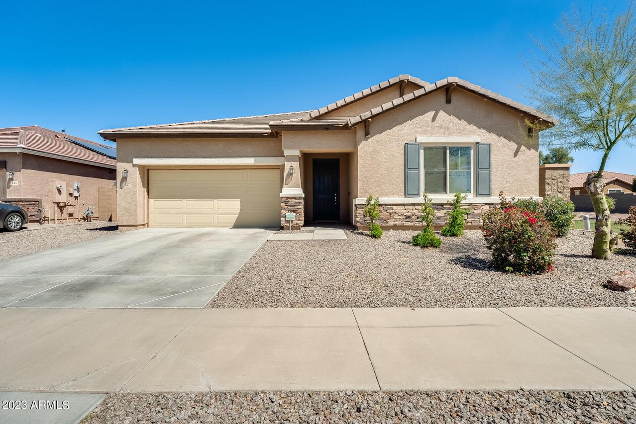 527 N 158th Ln., Goodyear, AZ 85338