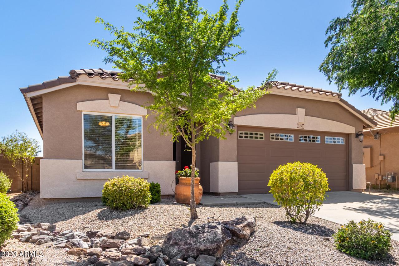 3299 W Yellow Peak Dr., Queen Creek, AZ 85144