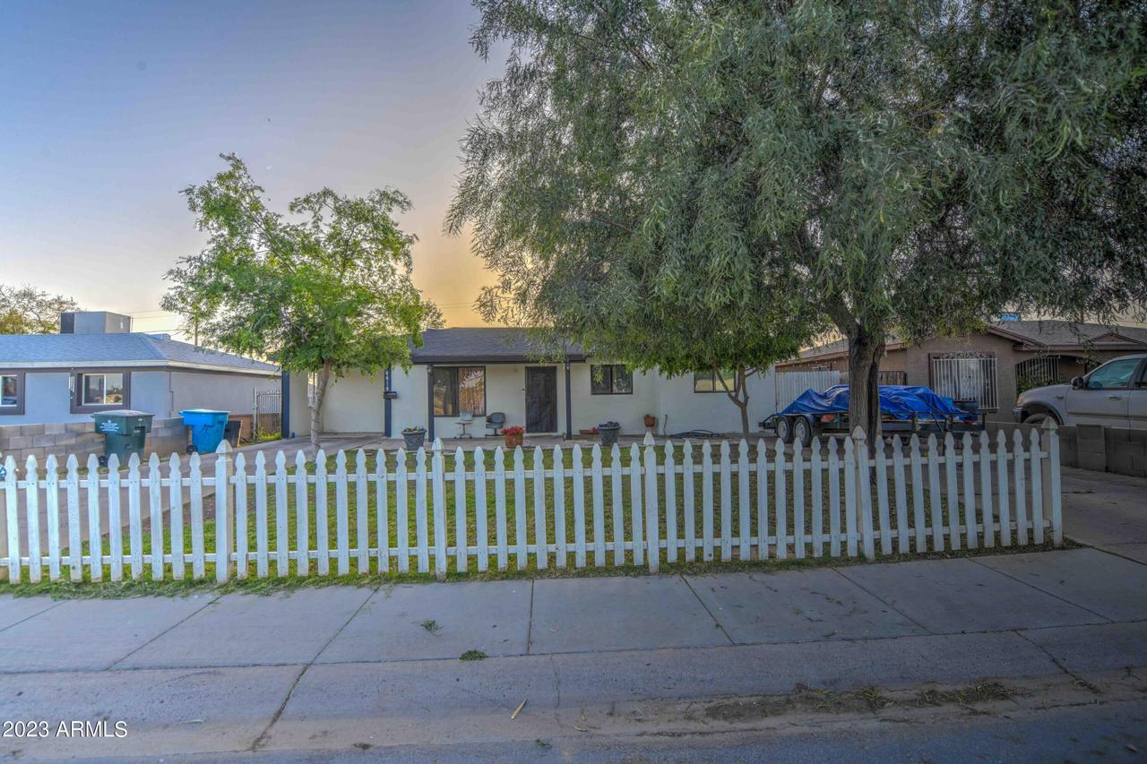 4414 N 49th Ave., Phoenix, AZ 85031