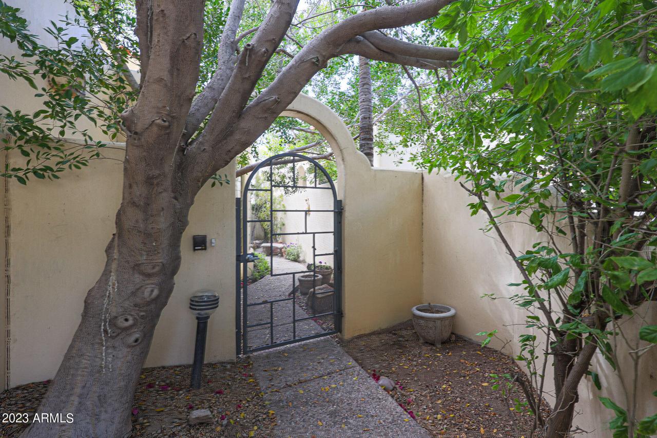 2010 E Northview Ave., Phoenix, AZ 85020