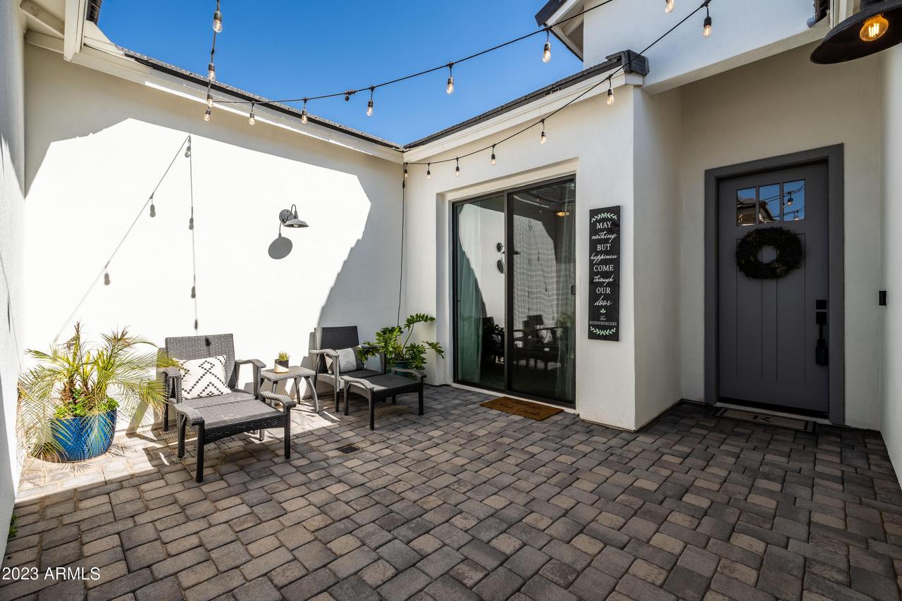 1493 E Lobo St., San Tan Valley, AZ 85140