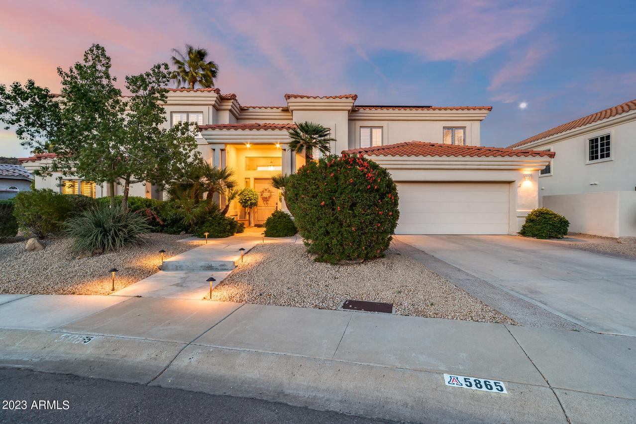 5865 W Del Lago Cir., Glendale, AZ 85308