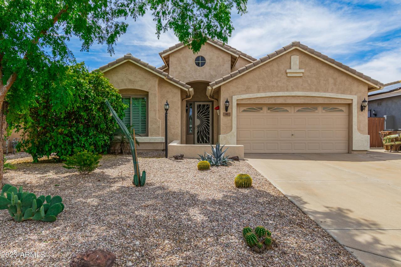 95 E Rock Wren Dr., San Tan Valley, AZ 85143
