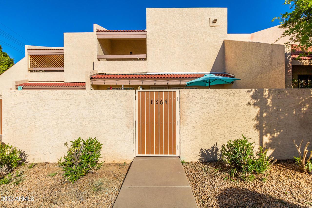 8864 N 48th Dr., Glendale, AZ 85302