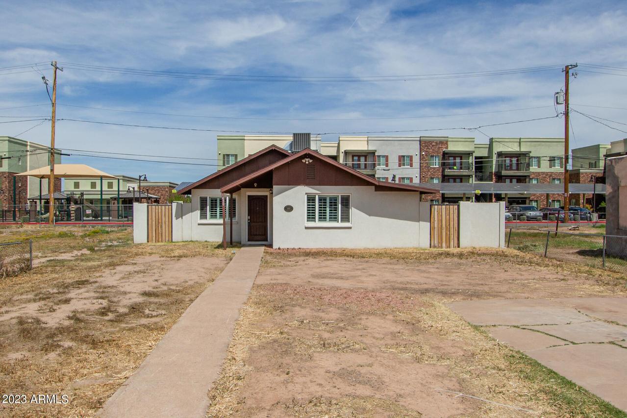 1430 E Adams St., Phoenix, AZ 85034