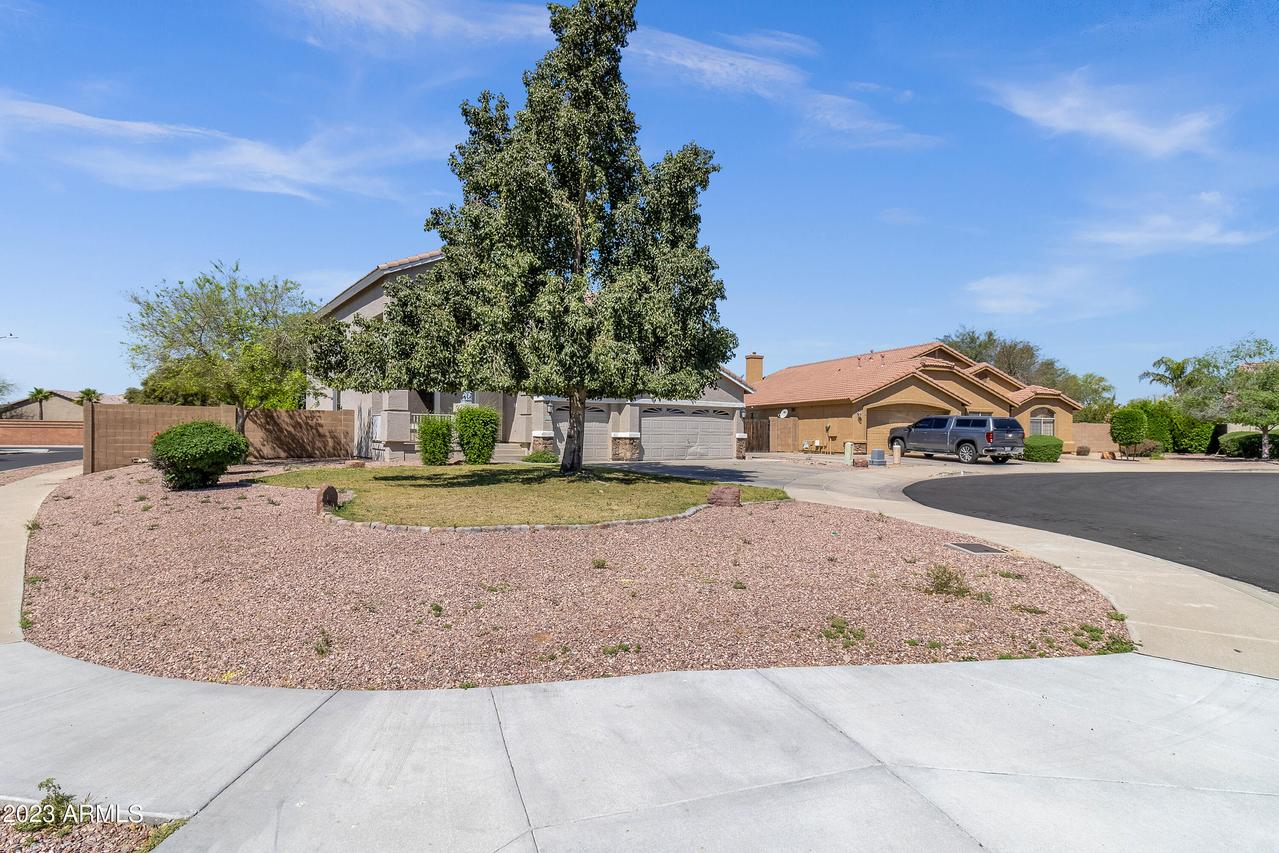 2016 S 80th Ln., Phoenix, AZ 85043