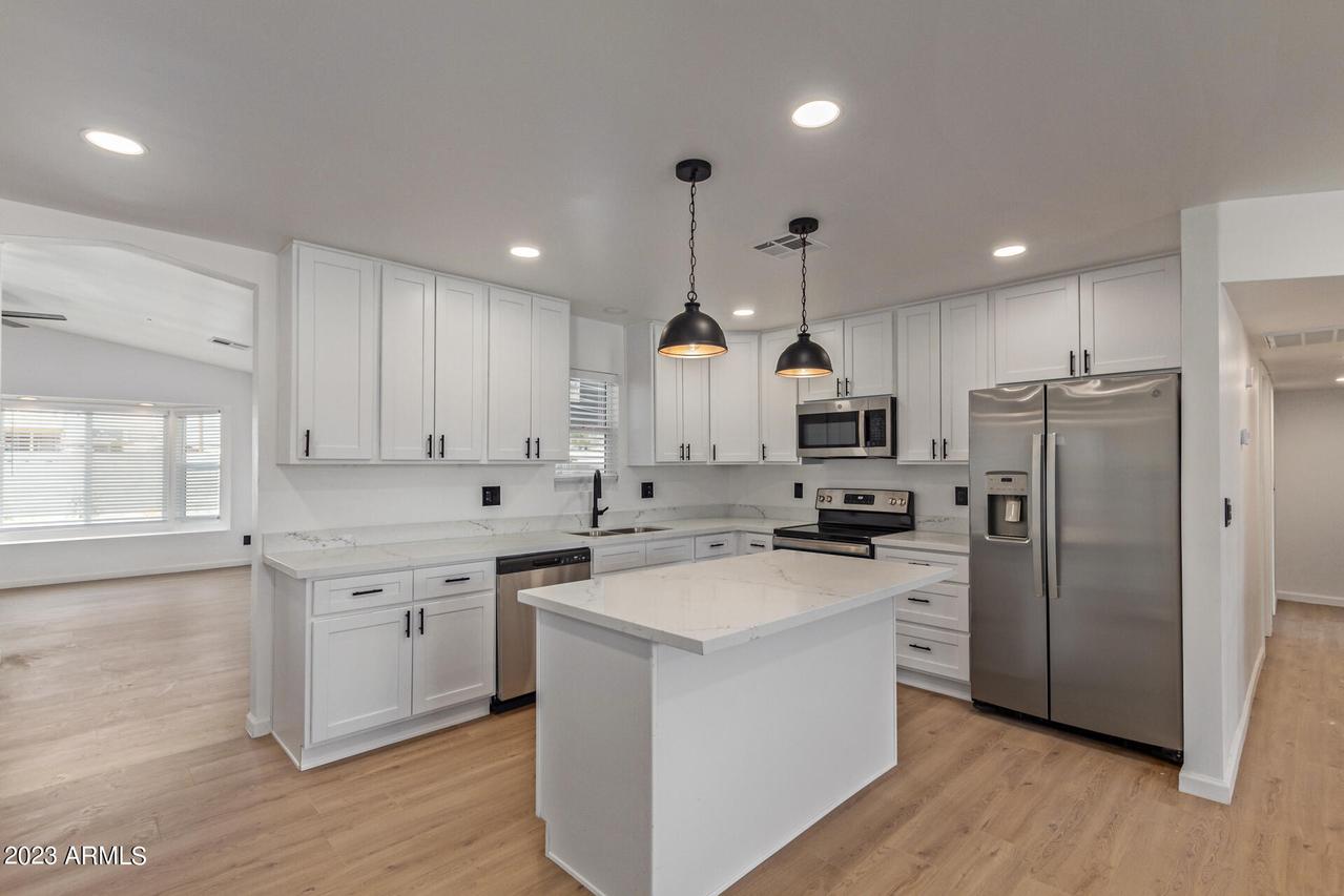 1146 W Hillview St., Mesa, AZ 85201