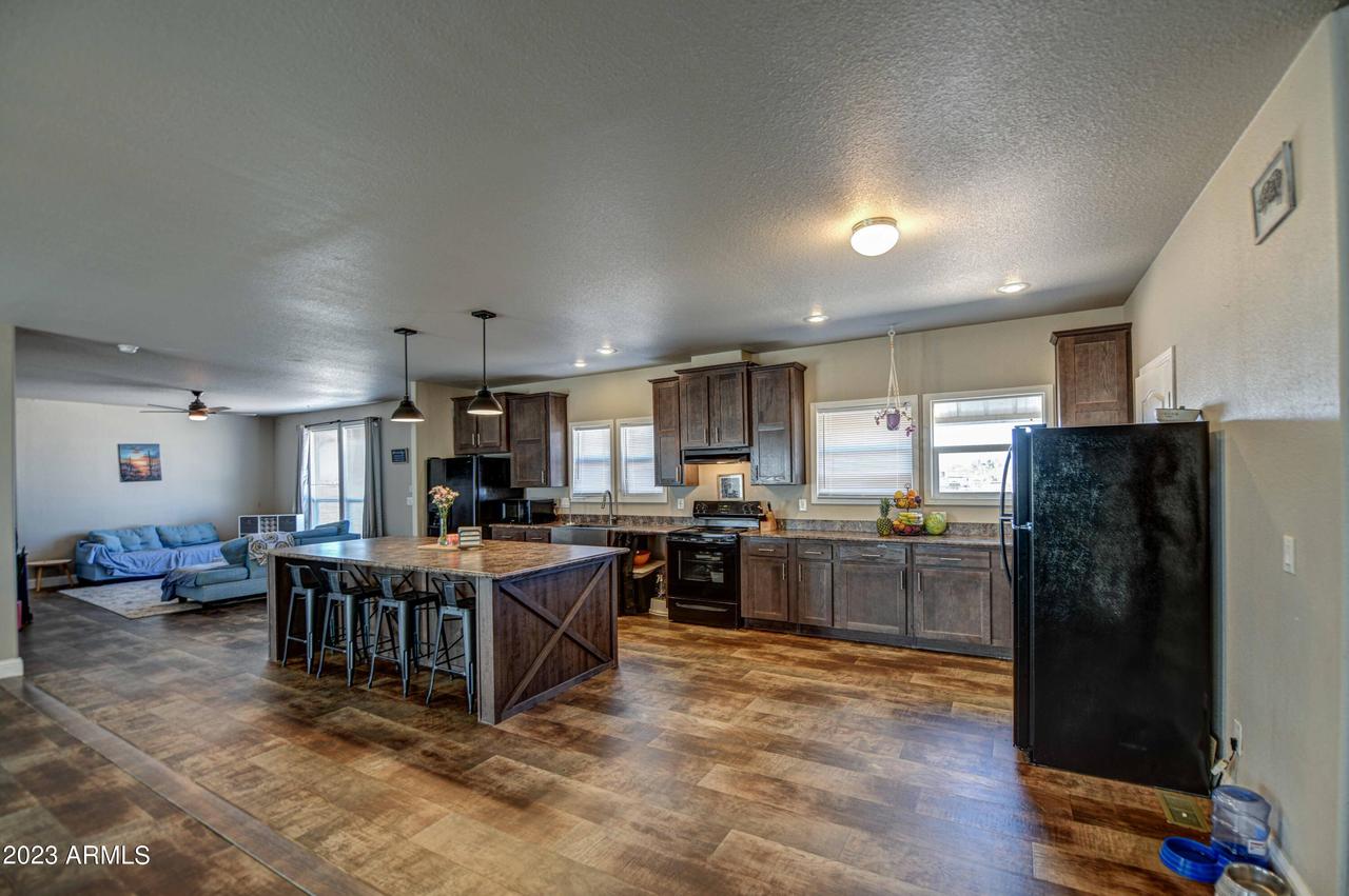 1632 S 369th Ln., Tonopah, AZ 85354