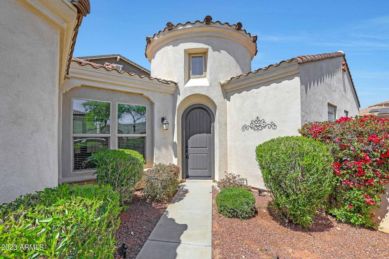 2201 N Park Meadows Dr., Buckeye, AZ 85396