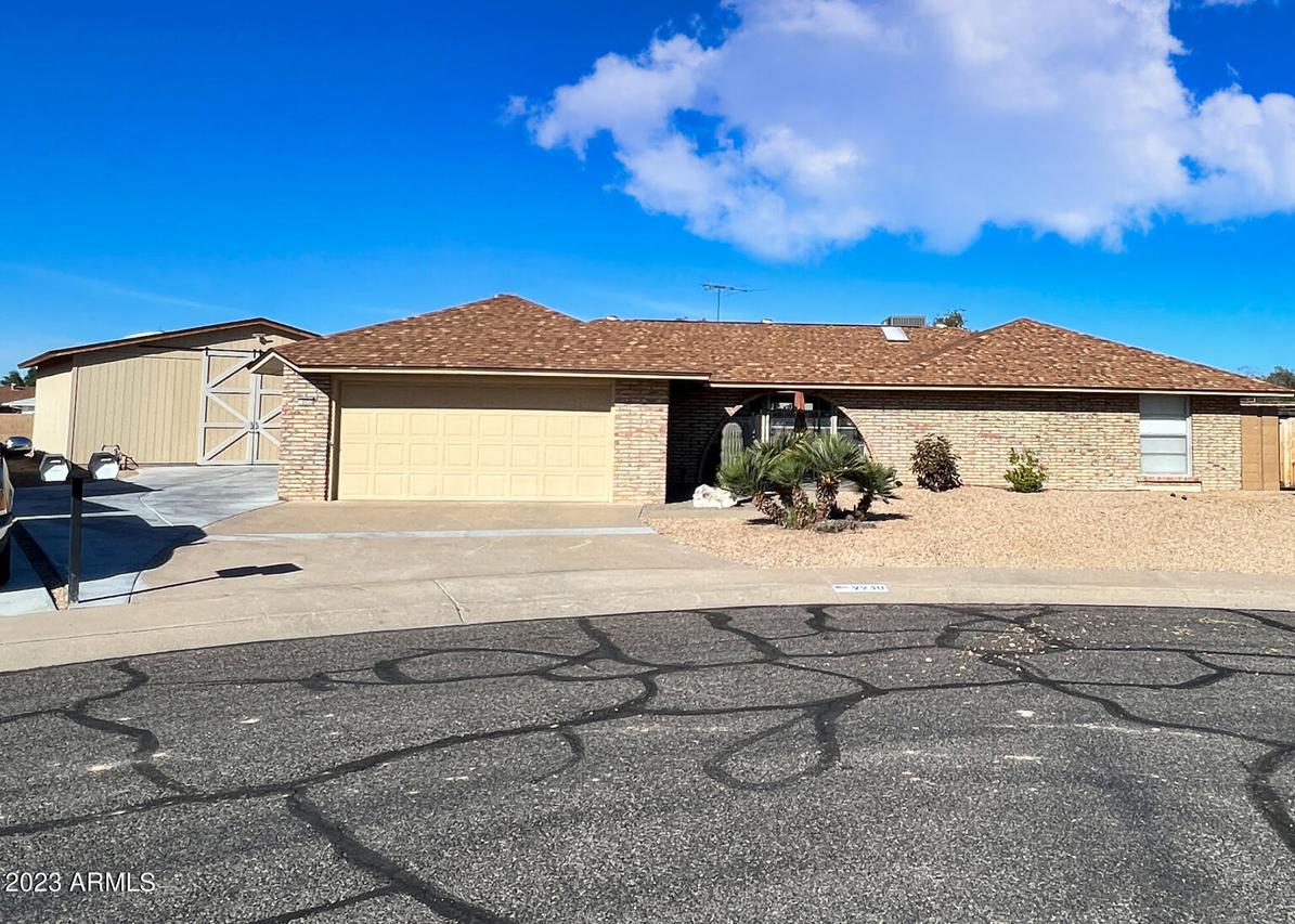 9930 W Willow Creek Cir., Sun City, AZ 85373