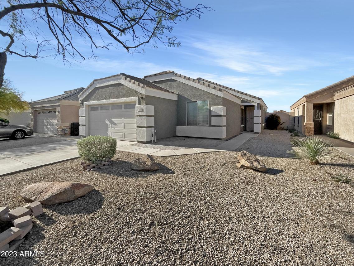 1150 E Christopher St., San Tan Valley, AZ 85140