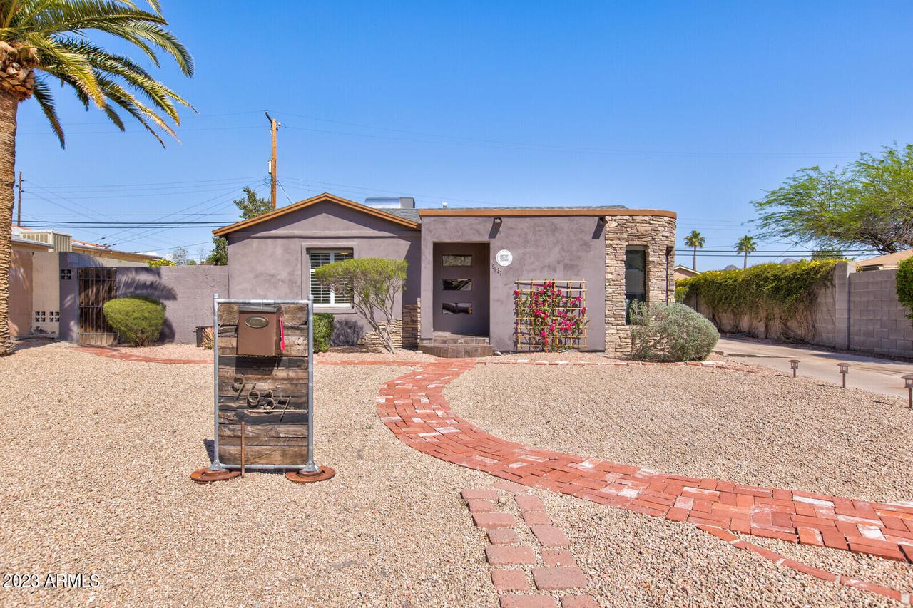 9637 N Central Ave., Phoenix, AZ 85020