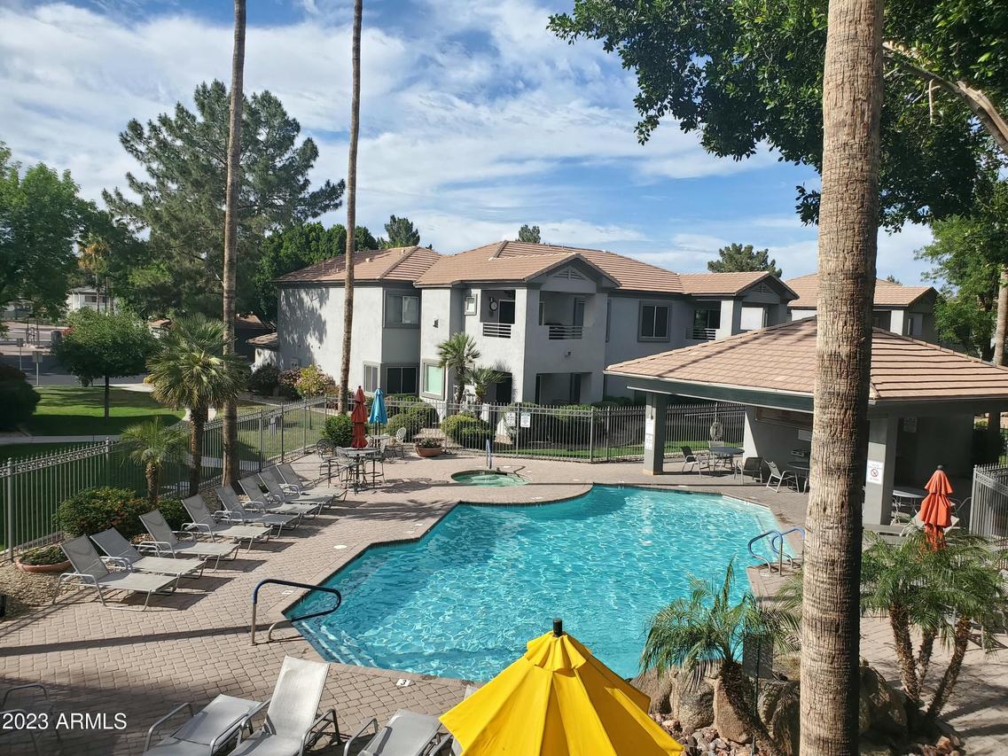 7401 W Arrowhead Clubhouse Dr. #2042, Glendale, AZ 85308