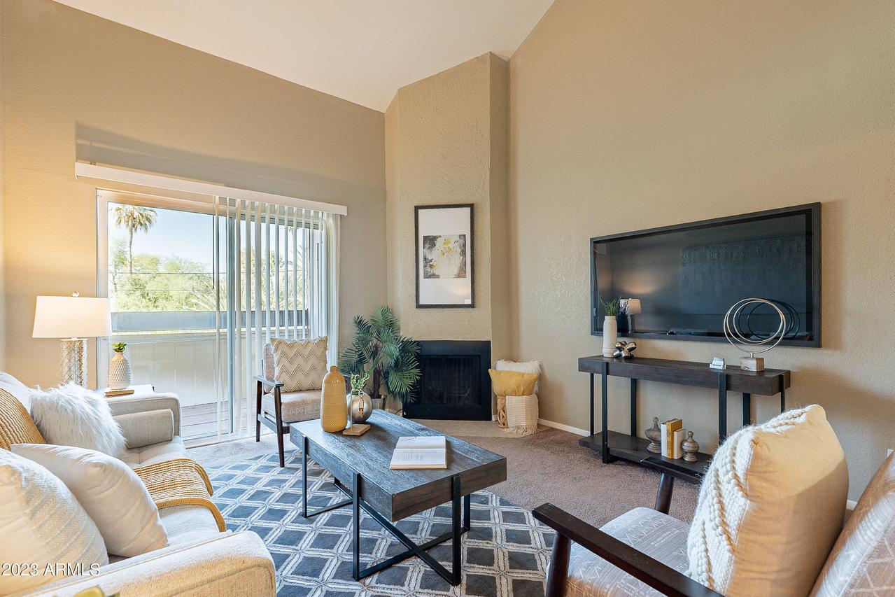 2938 N 61st Pl. #220, Scottsdale, AZ 85251