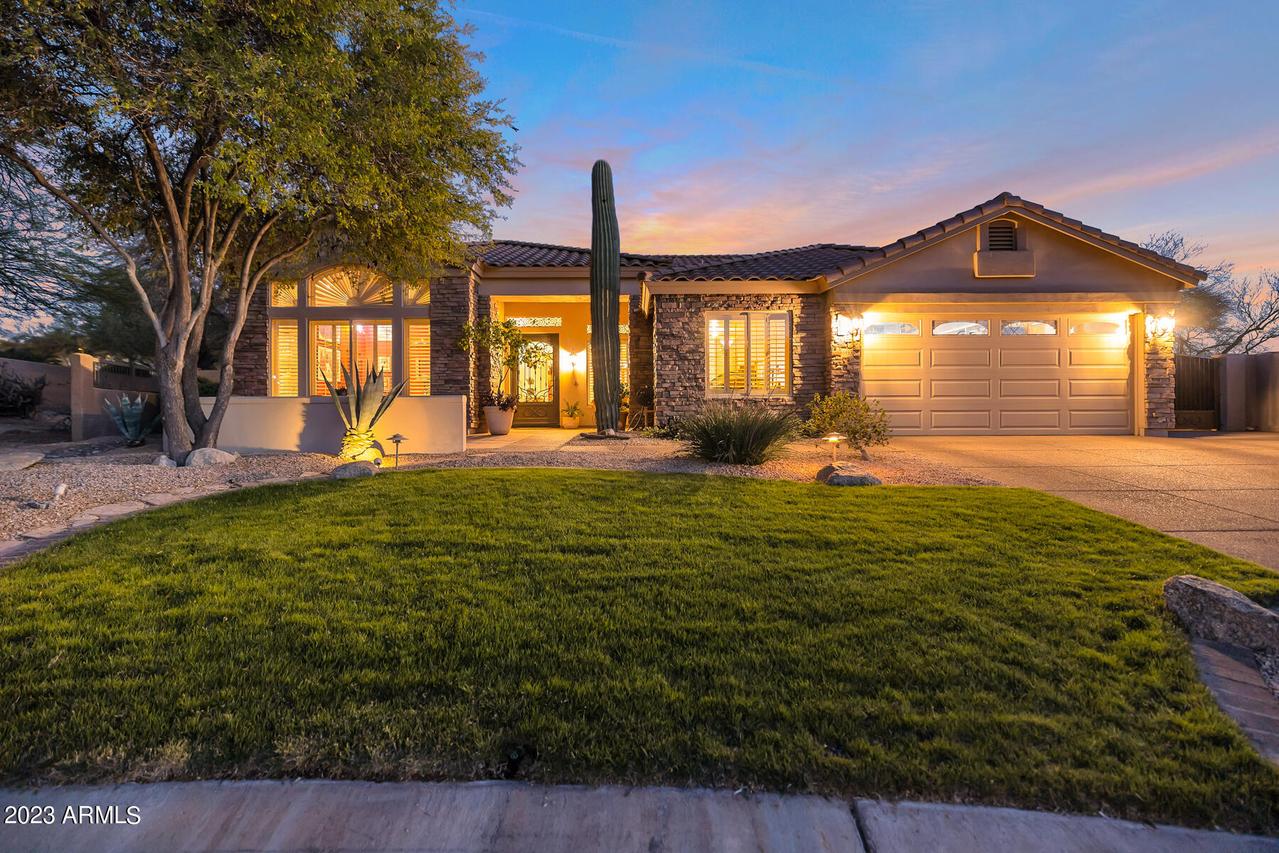 6953 E Saddleback Cir., Mesa, AZ 85207