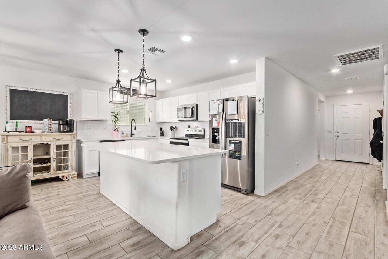 8206 W Lane Ave., Glendale, AZ 85303